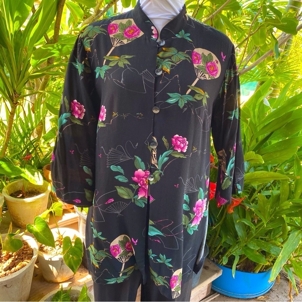 Lia g petites gorgeous blouse.